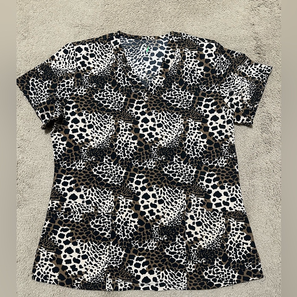 GT Performance Print Scrub Top
